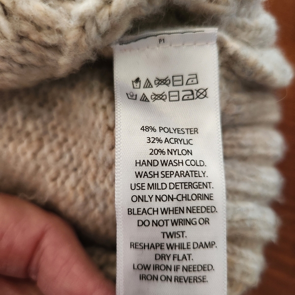 Elegant Cable Knit Turtleneck Sweater - Beige - Picture 2 of 4